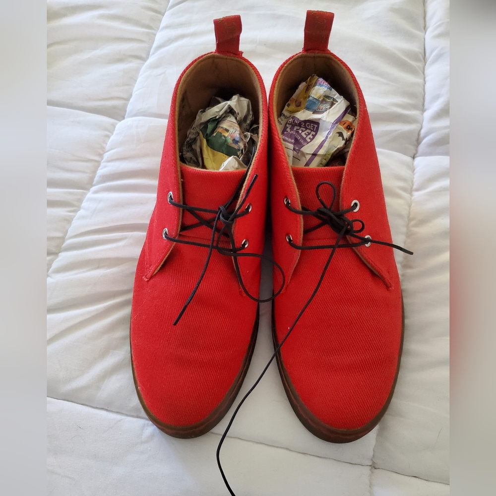 EUC DOC MARTENS SIZE 7